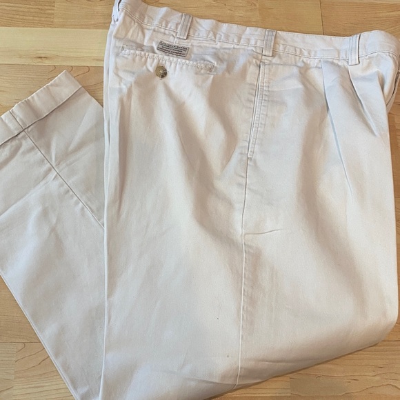 Old Navy Men's khaki Chinos - Picture 1 of 5